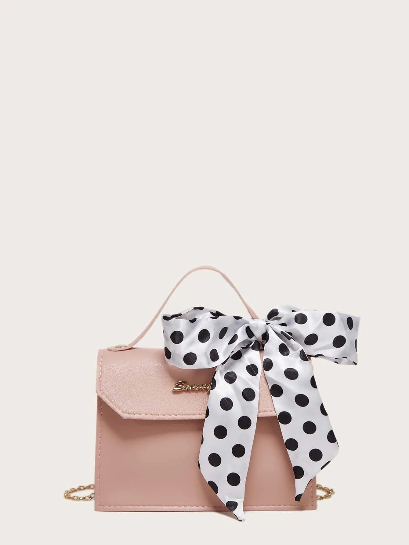 حقيبة عصرية بألوان مختلفة