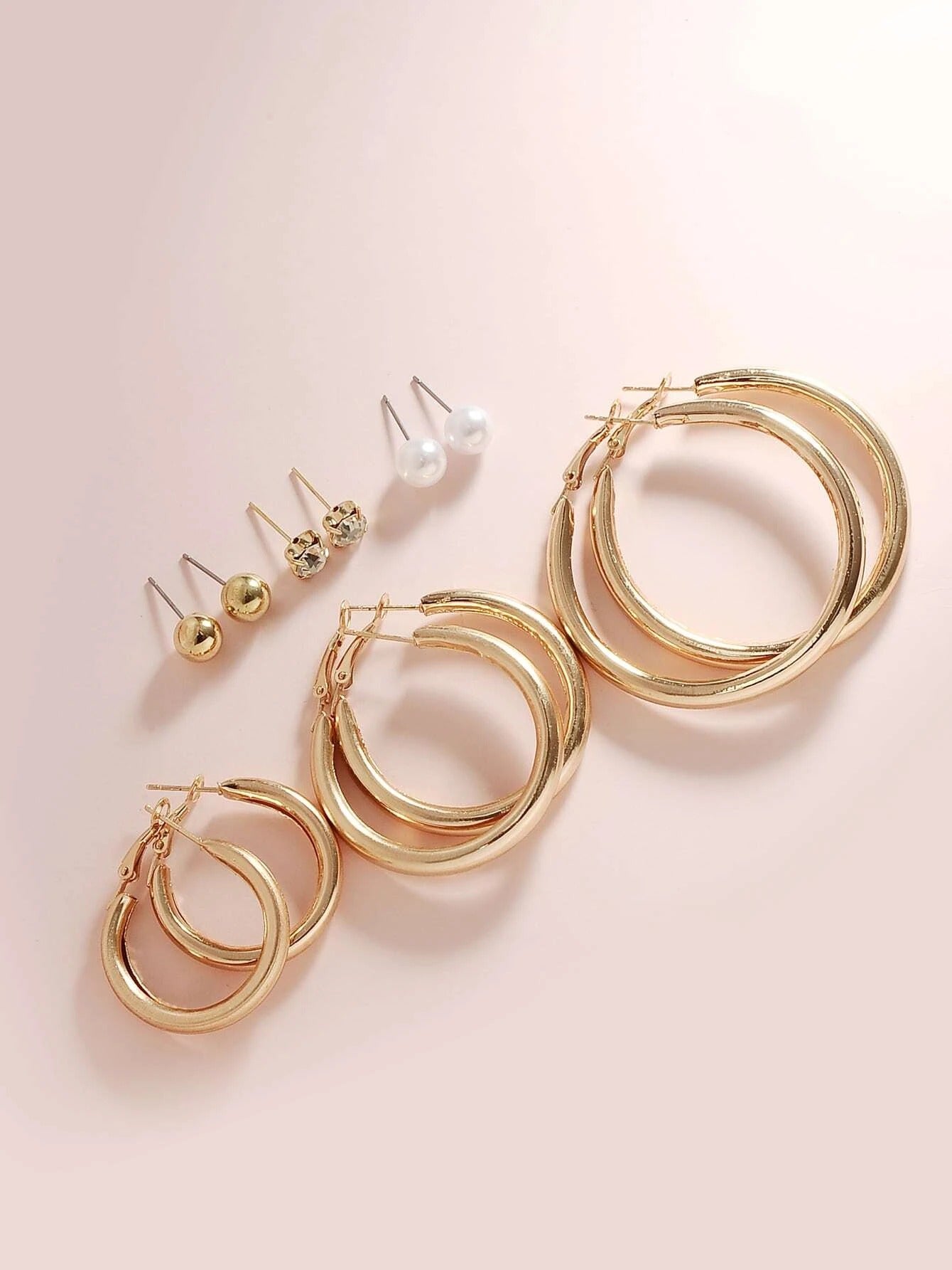 مجموعة أقراط