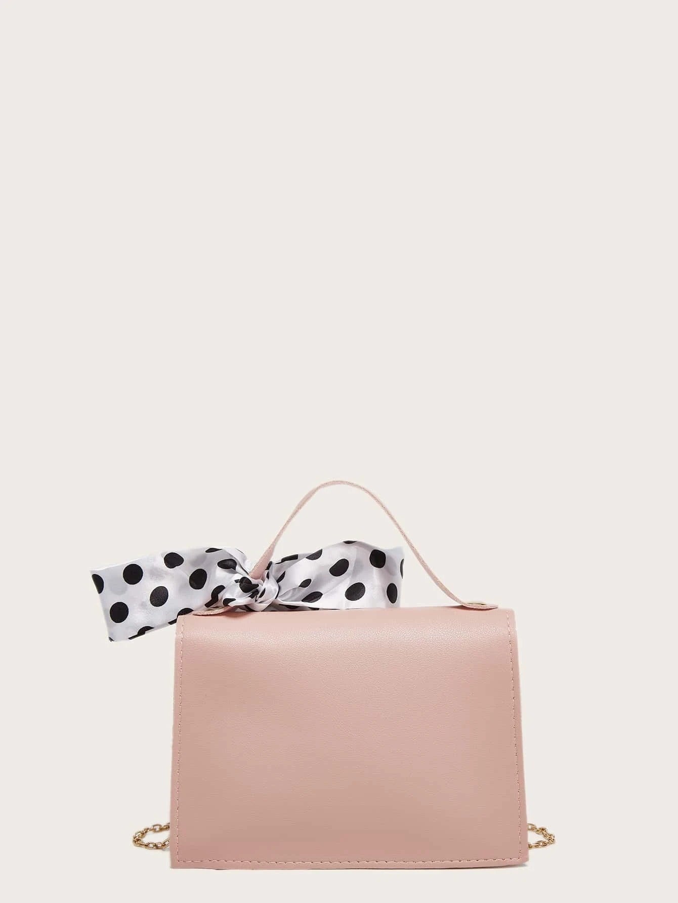 حقيبة عصرية بألوان مختلفة