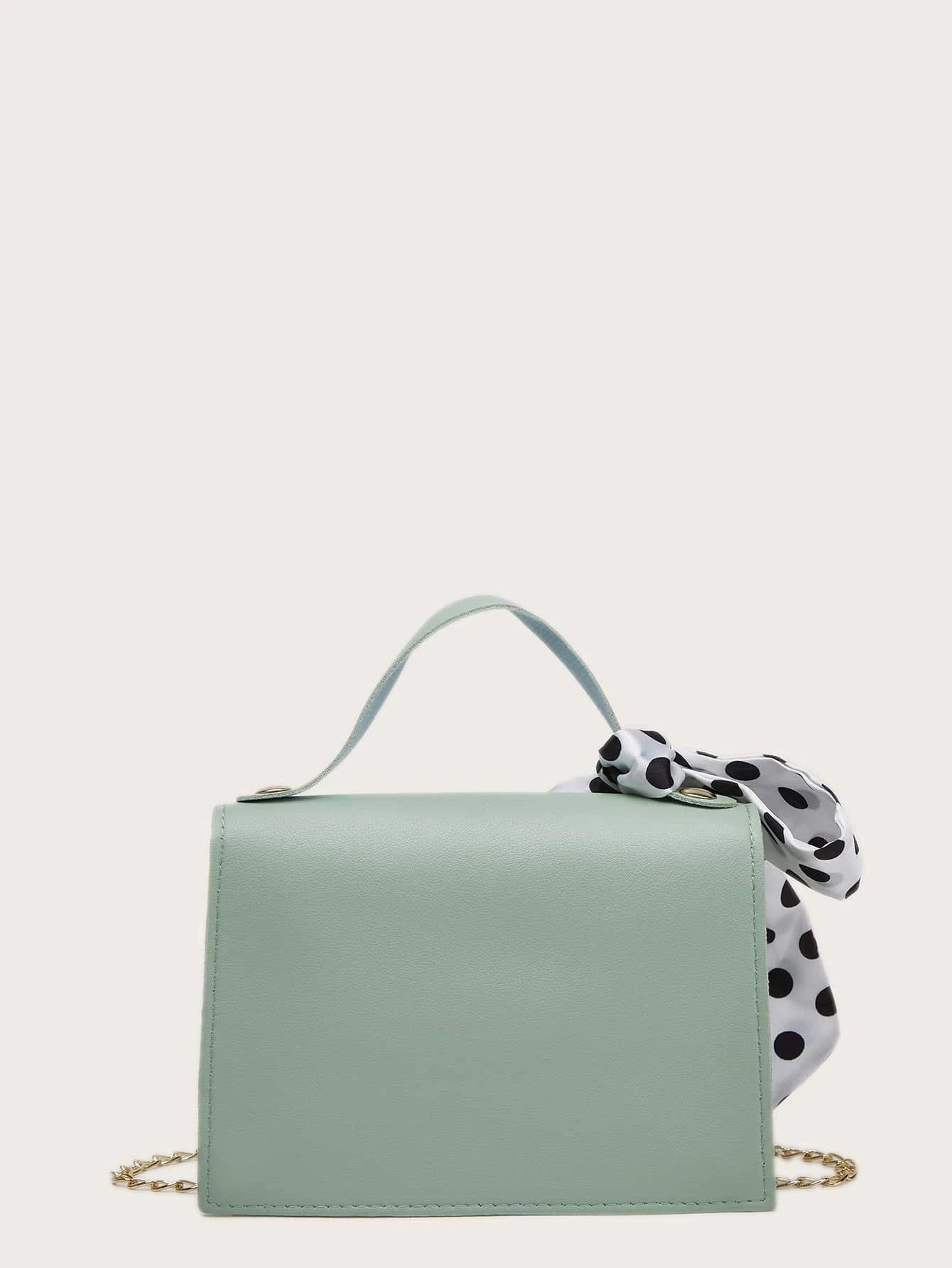 حقيبة عصرية بألوان مختلفة