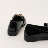 حذاء لوفر للنساء باللون الأسود