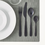 طقم أدوات تناول الطعام TILLAGD باللون الأسود (24 قطعة)